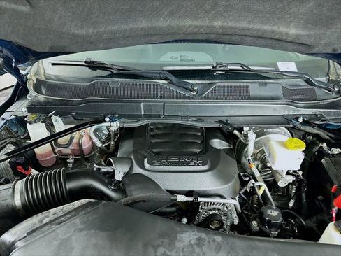 Used 2024 RAM 2500 Big Horn w/ Sport Appearance Package image 40