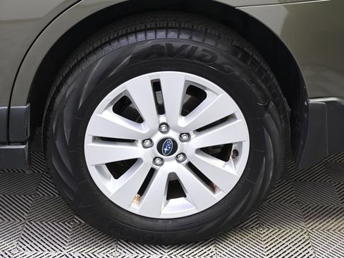 Used 2018 Subaru Outback 2.5i Premium AWD/4WD image 18