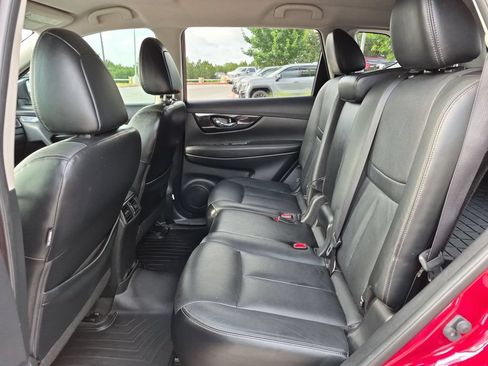Used 2017 Nissan Rogue SL FWD image 33