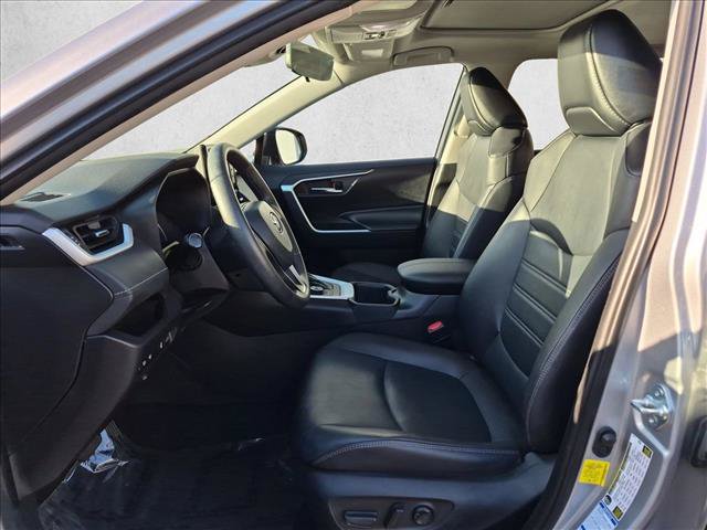 Used 2022 Toyota RAV4 XLE Premium AWD/4WD image 16