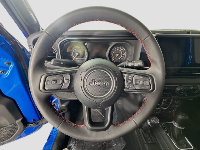 Used 2024 Jeep Wrangler Unlimited Rubicon w/ Technology Group AWD/4WD image 11