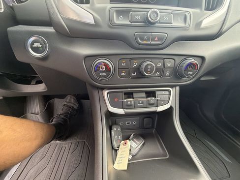 Used 2023 GMC Terrain SLE w/ Driver Convenience Package AWD/4WD image 19