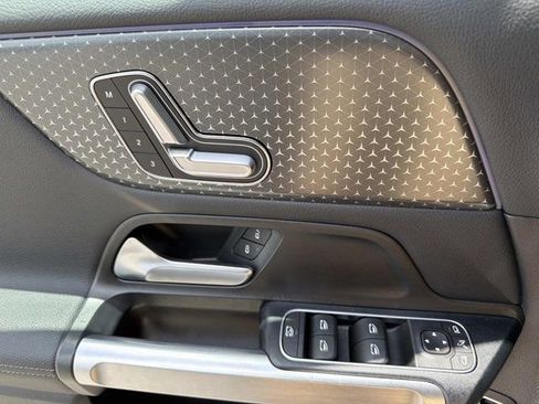 Used 2024 Mercedes-Benz EQB 250+ image 7