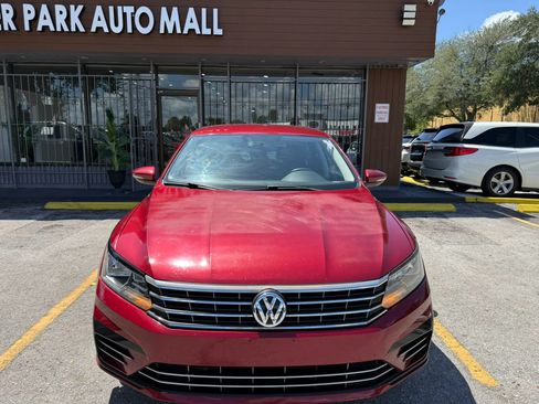 Used 2016 Volkswagen Passat 1.8T R-Line FWD image 2