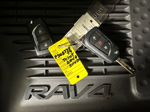 Used 2025 Toyota RAV4 LE image 29