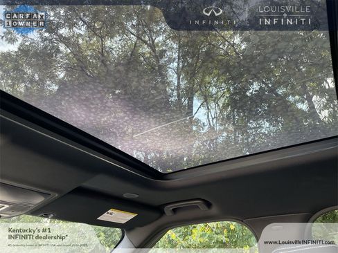 Used 2024 Land Rover Discovery Dynamic SE image 18