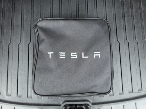 Used 2026 Tesla Model Y AWD image 19