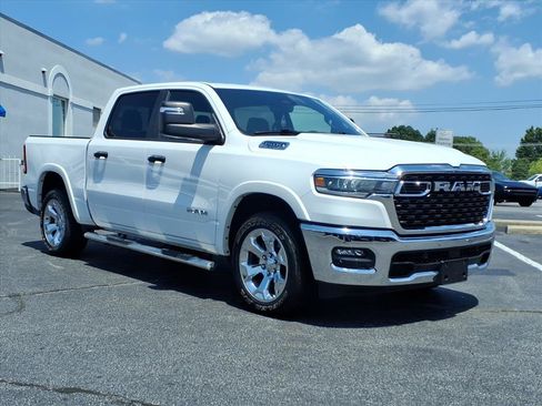 Used 2025 RAM 1500 Big Horn AWD/4WD image 1