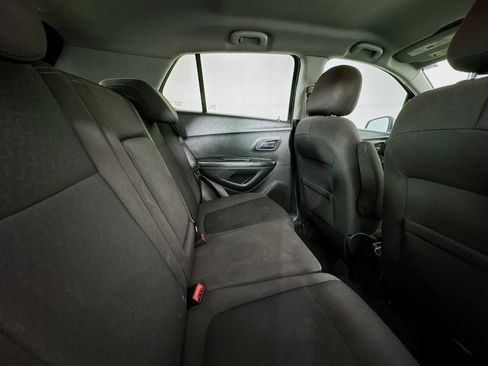 Used 2022 Chevrolet Trax LS w/ Tint and Cruise Package FWD image 25