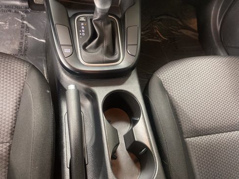 Used 2025 Kia Soul LX w/ LX Technology Package FWD image 20