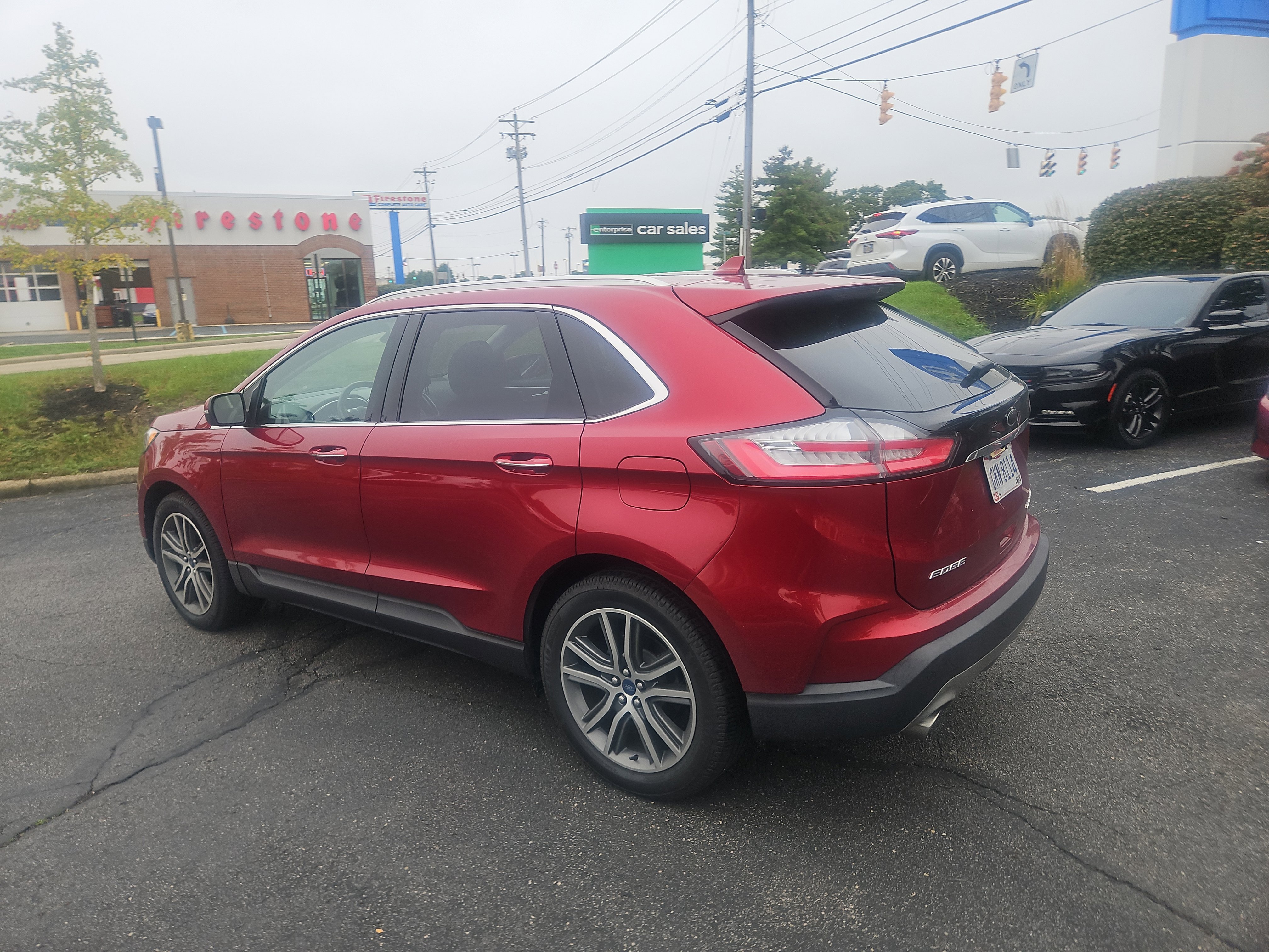 Used 2019 Ford Edge Titanium w/ Cold Weather Package AWD/4WD image 12