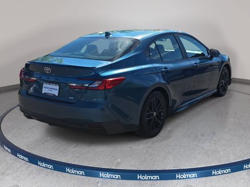 Used 2025 Toyota Camry SE FWD image 6