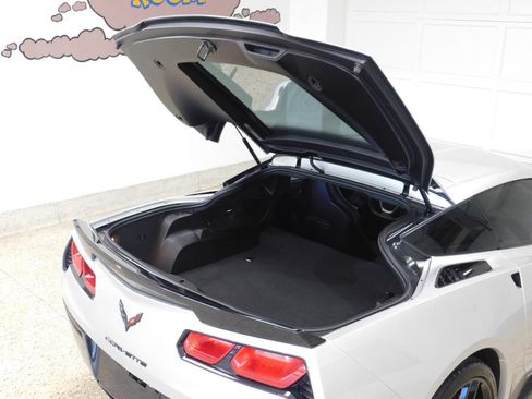 Used 2019 Chevrolet Corvette Stingray Coupe w/ Carbon Flash Badge Package RWD image 62