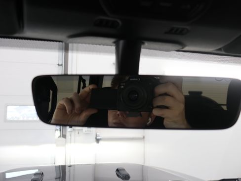 Used 2022 Jeep Wrangler Unlimited Sahara w/ LED Lighting Group AWD/4WD image 59