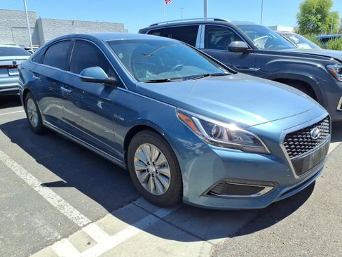 Used 2016 Hyundai Sonata SE FWD image 2