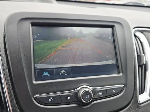 Used 2017 Chevrolet Malibu LT FWD image 17