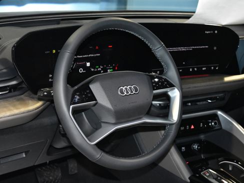 New 2025 Audi Q5 Premium Plus image 2