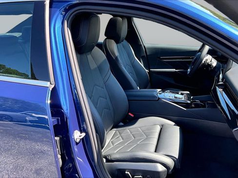 Certified 2026 BMW 530i RWD image 9