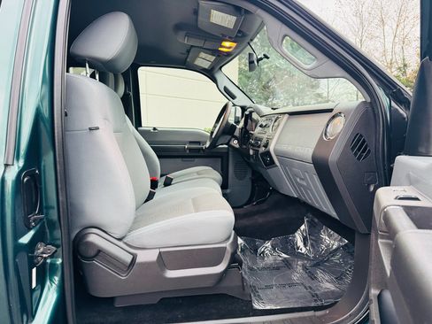 Used 2011 Ford F250 XLT w/ XLT Premium Pkg image 15