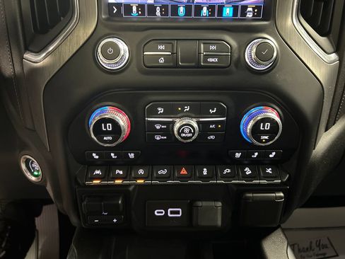 Used 2020 GMC Sierra 1500 Denali w/ Denali Ultimate Package AWD/4WD image 17