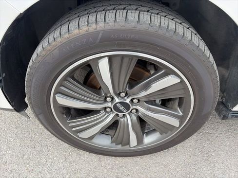 Used 2019 Lincoln Navigator Reserve AWD/4WD image 10