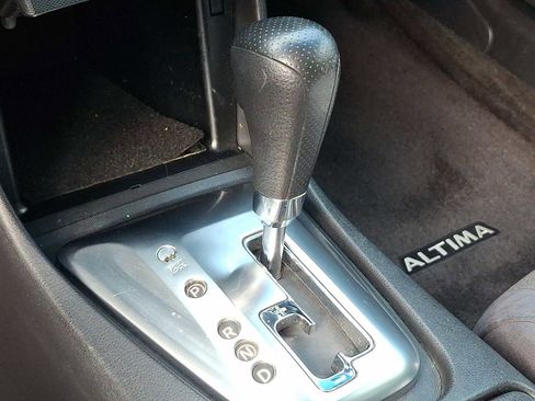 Used 2010 Nissan Altima 3.5 SR image 10