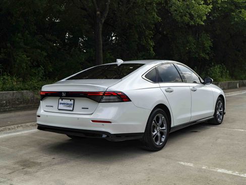 Used 2024 Honda Accord EX-L image 9