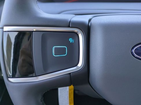 New 2025 Ford Expedition Active image 25