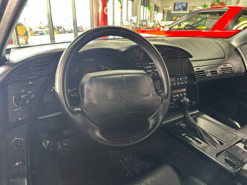 Used 1996 Chevrolet Corvette Coupe image 12