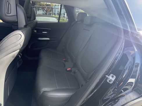 Used 2023 Mercedes-Benz GLC 300 image 11