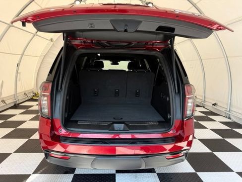 Used 2024 Chevrolet Suburban RST w/ Luxury Package AWD/4WD image 5