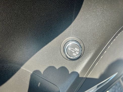 Used 2025 Buick Envision Sport Touring AWD/4WD image 17