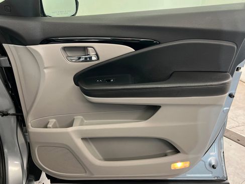 Used 2019 Honda Pilot Elite image 24