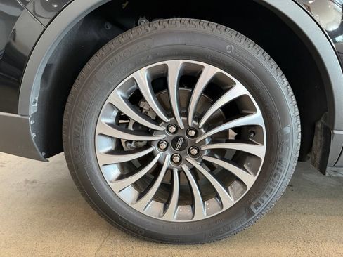 Used 2022 Lincoln Aviator Reserve RWD image 20