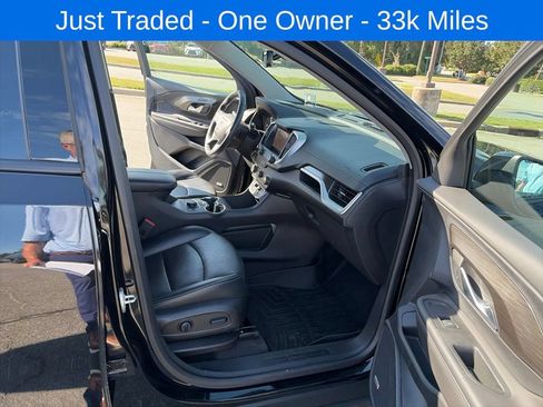 Used 2023 GMC Terrain SLT w/ Infotainment Package II FWD image 15