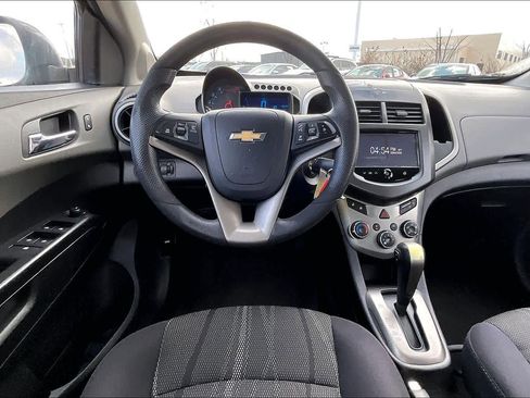 Used 2015 Chevrolet Sonic LT image 6