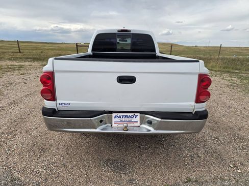 Used 2007 Dodge Dakota Laramie w/ Popular Equipment Group AWD/4WD image 4