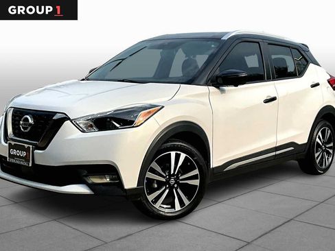 Used 2020 Nissan Kicks SR FWD image 1