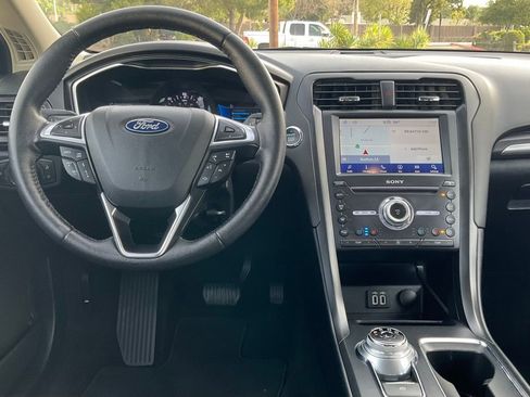 Used 2019 Ford Fusion Titanium image 34