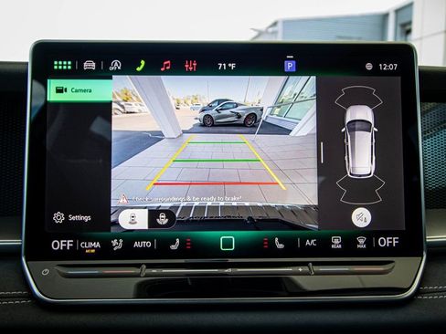 New 2026 Volkswagen Tiguan SE image 3