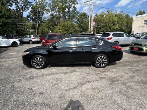 Used 2017 Nissan Altima 2.5 SV FWD image 4