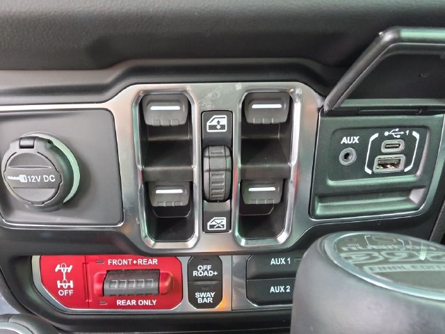 Used 2025 Jeep Wrangler Unlimited Rubicon 392 AWD/4WD image 16