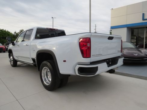 New 2026 Chevrolet Silverado 3500 High Country w/ High Country Premium Package AWD/4WD image 4