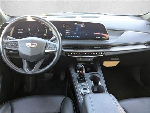 Used 2025 Cadillac XT4 Premium Luxury FWD image 18