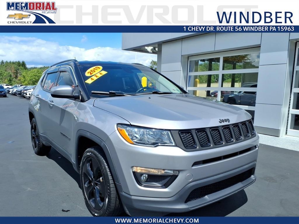 Used 2019 Jeep Compass Latitude AWD/4WD image 1