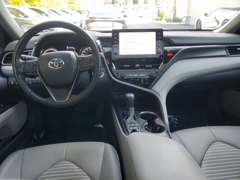 Used 2023 Toyota Camry SE image 10