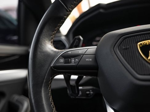 Used 2024 Lamborghini Urus S image 11