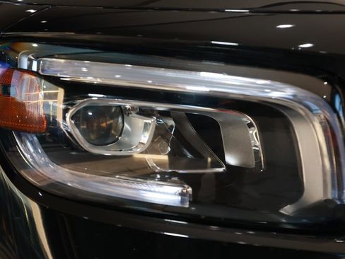 Used 2023 Mercedes-Benz GLB 250 4MATIC image 27