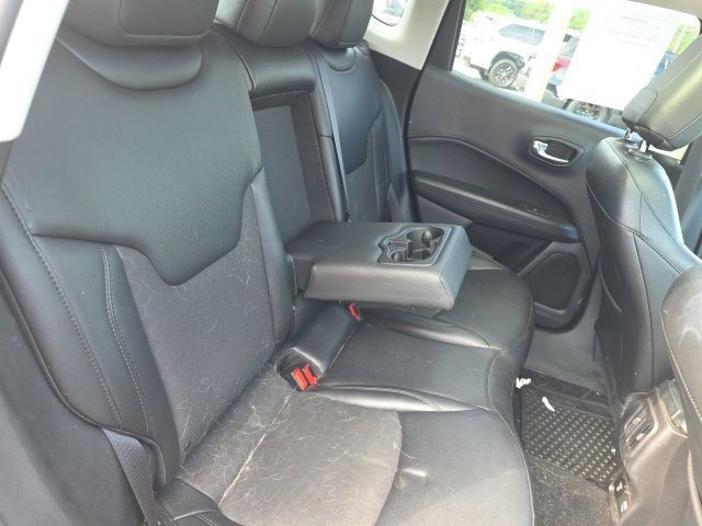 Used 2019 Jeep Compass Latitude FWD image 12
