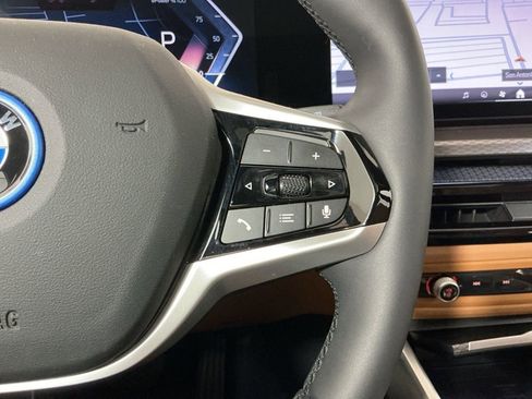 Certified 2025 BMW i4 eDrive40 w/ Premium Package image 17